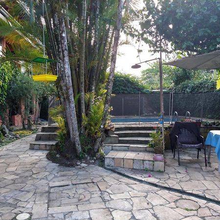 Lindas Suites A Uma Quadra Da Praia E Centro Убатуба Экстерьер фото